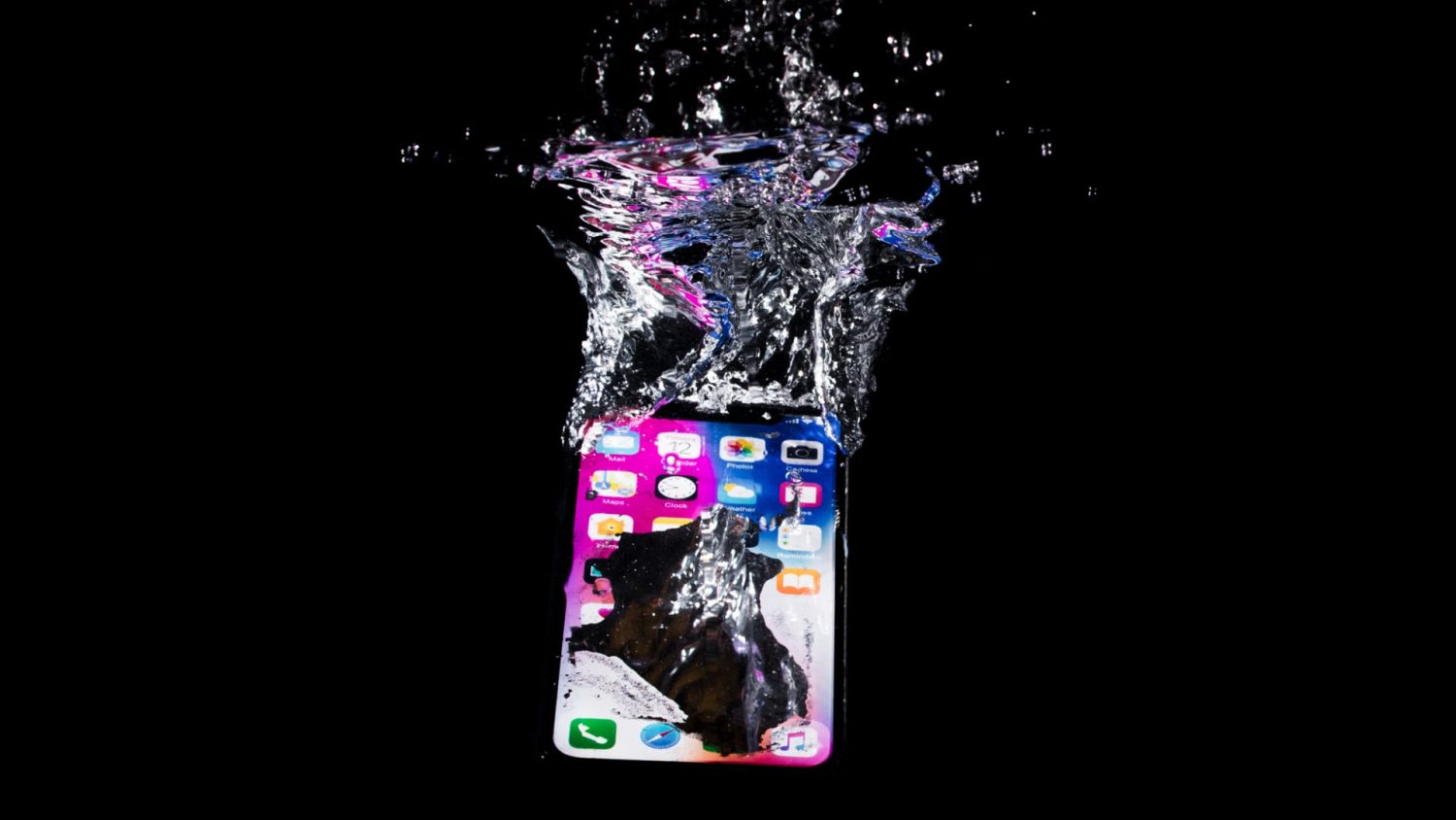 Beázott iPhone orvoslása ultrahangos tisztítással
